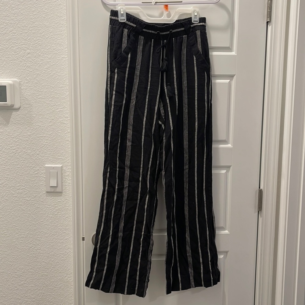 Rewind small grey and black striped pant
